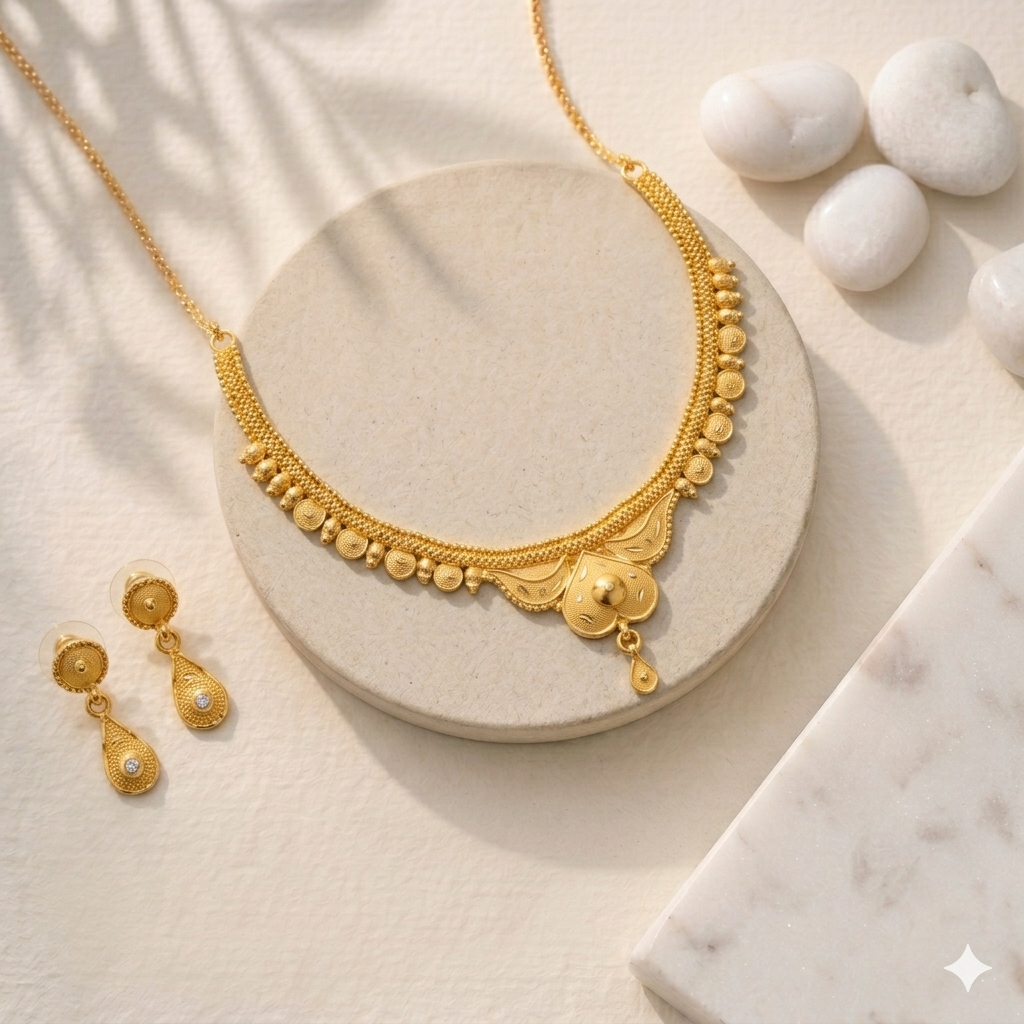Classic Gold Finish Pendant Necklace Set with Earrings view 2