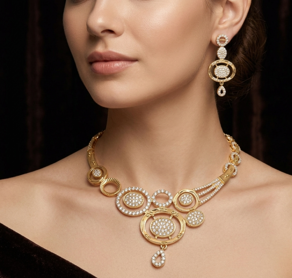 Elegant Geometric Halo Necklace Set view 3