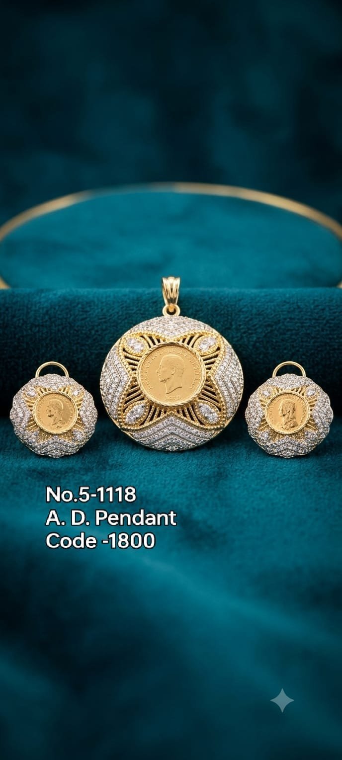 Royal Gleam Pendant